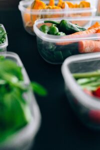 Как хранить продукты в жару без холодильника